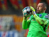 Mooi beeld! Genkie betrekt Danny Vukovic in feestgedruis