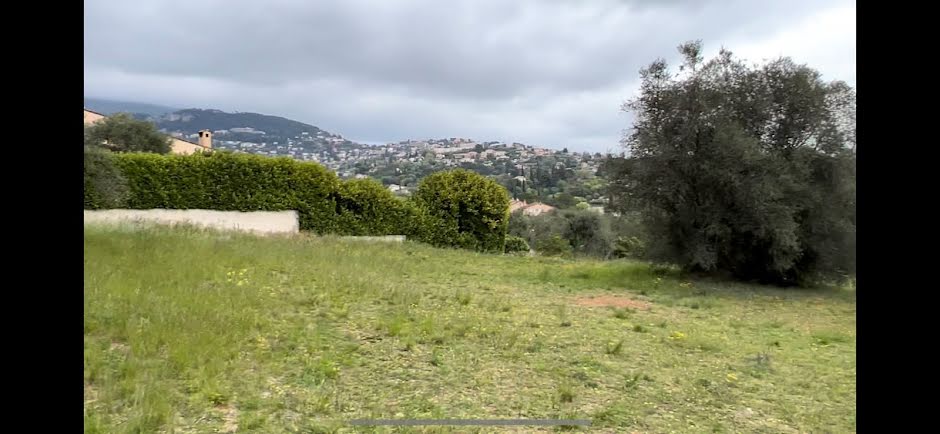 Vente terrain  1900 m² à Grasse (06130), 360 000 €