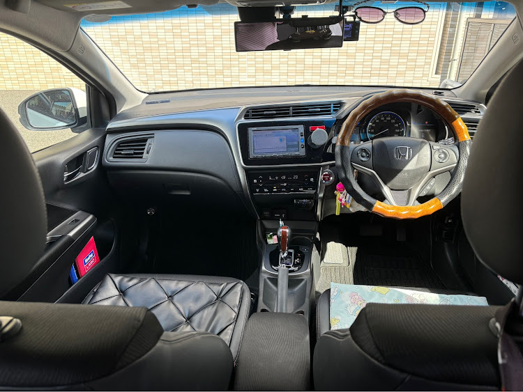 グレイスのGRACE・グレイスハイブリッド・車好き・セダン好き・内装紹介に関するカスタム事例の投稿画像2枚目
