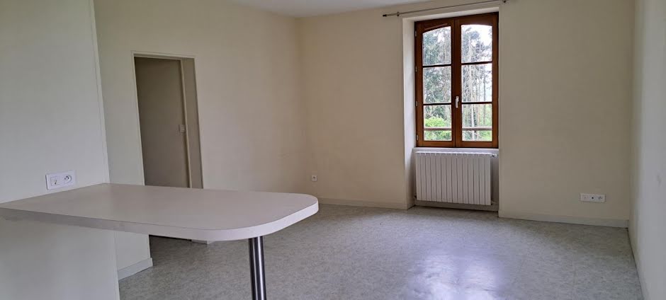 Location  appartement 3 pièces 52 m² à Thou (18260), 410 €