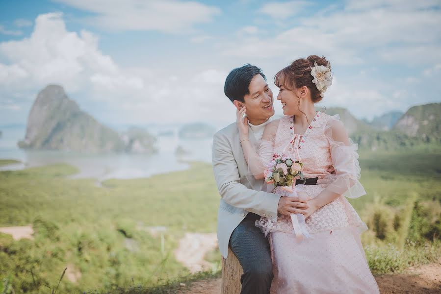 Fotografo di matrimoni Opas Buncharn (munrakwedding). Foto del 7 settembre 2020