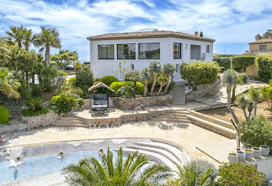 Villa with pool and terrace 5