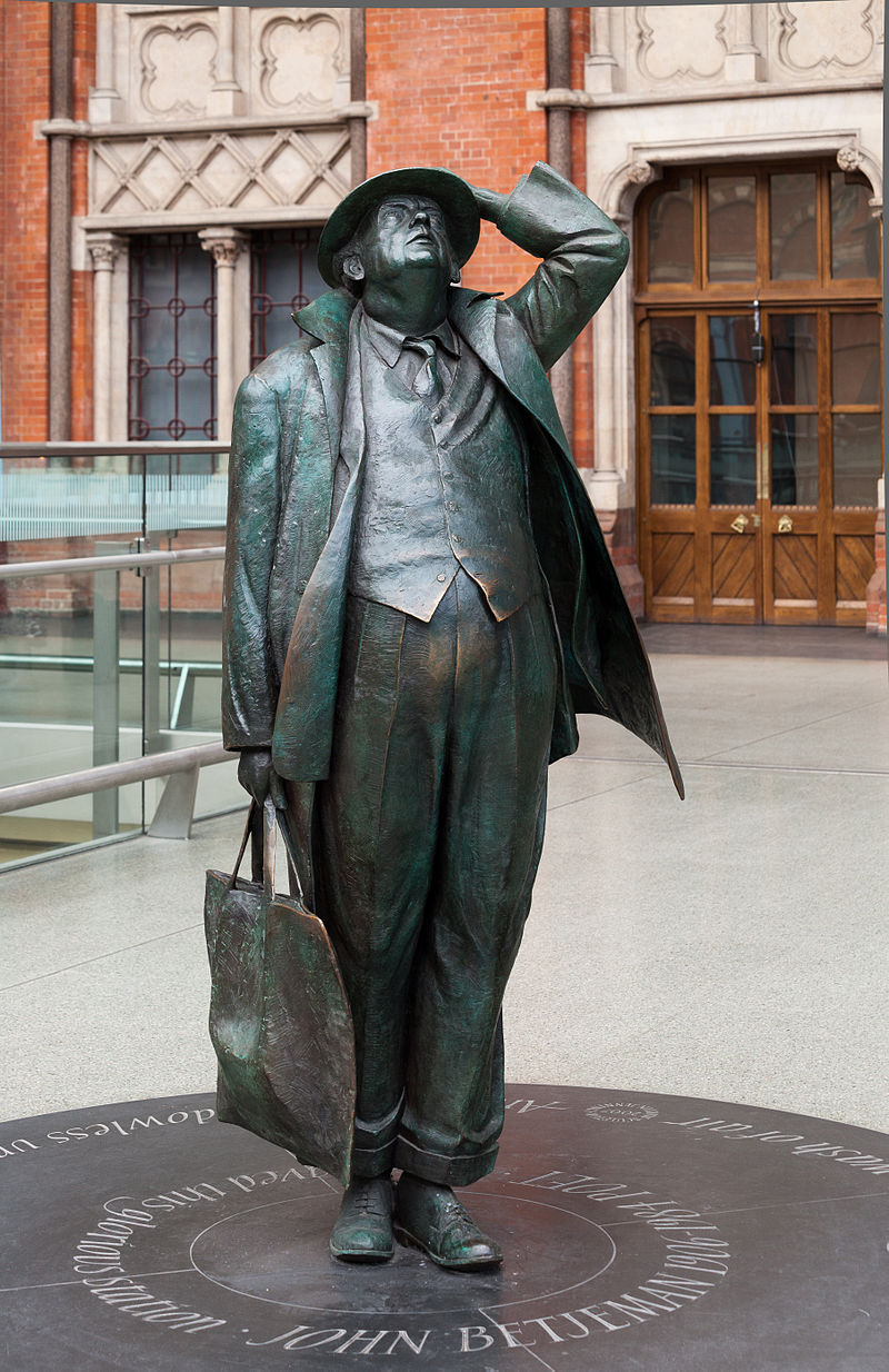 800px-John_Betjeman,_London,_England,_GB,_IMG_4991_edit.jpg