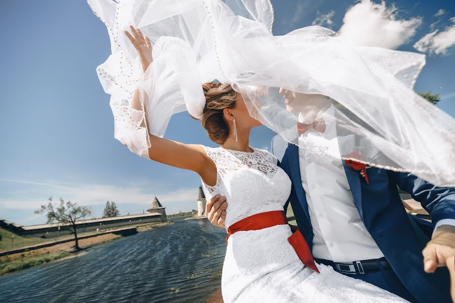 Fotógrafo de casamento Oleg Golikov (oleggolikov). Foto de 20 de março 2017