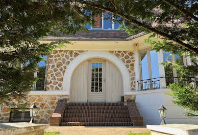 House with pool and terrace 8