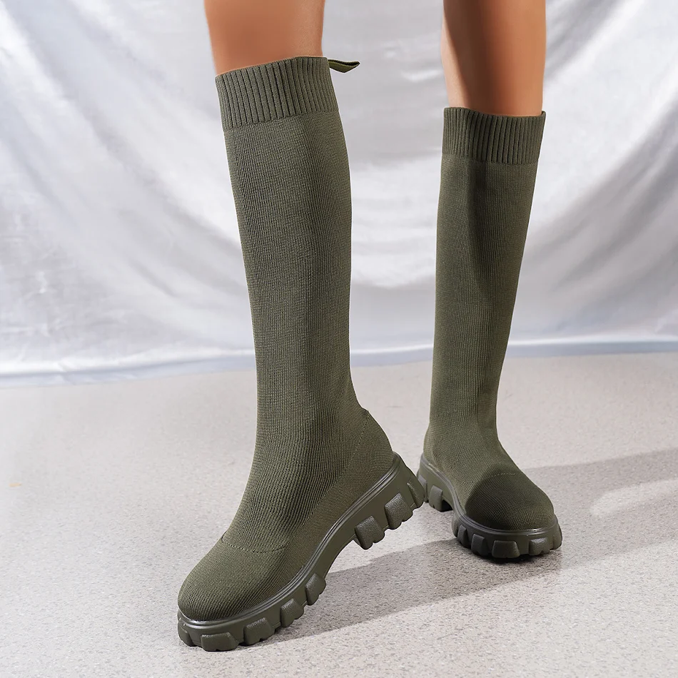 Botas de malha fashion femininas Flyweaving respiráveis sola grossa botas justas sapatos de inverno outono confortáveis e estilosas para todas ocasiões.