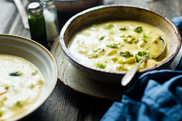 Vegan Broccoli Cheese Soup