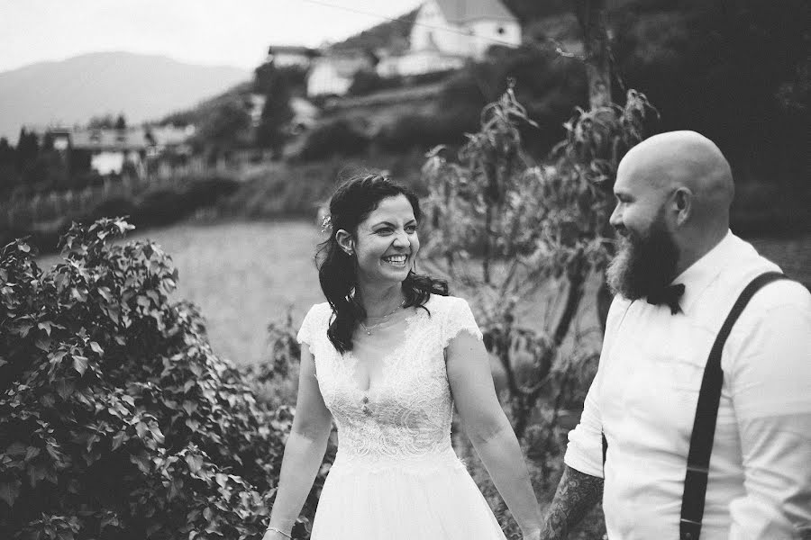 Fotografo di matrimoni Mirja Kofler (mirjashootsweds). Foto del 7 agosto 2019