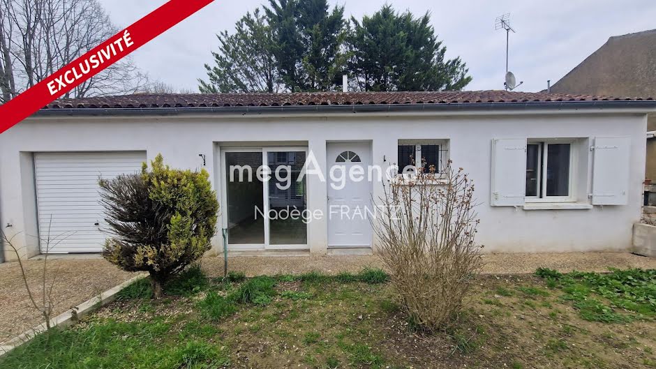 Vente maison 3 pièces 73 m² à Asnières-la-Giraud (17400), 159 000 €