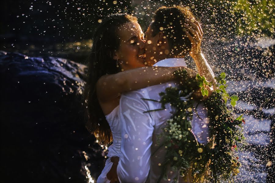 Fotografer pernikahan Kristina Tararina (ta-kris). Foto tanggal 12 Juli 2016