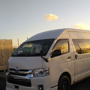 ハイエースバン GDH226K