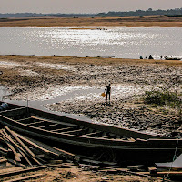 Barche nel delta del Niger di Scaccia