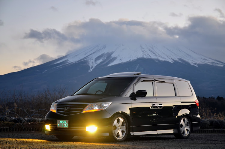 エリシオンプレステージの愛車を1行で紹介に関するカスタム事例の投稿画像1枚目