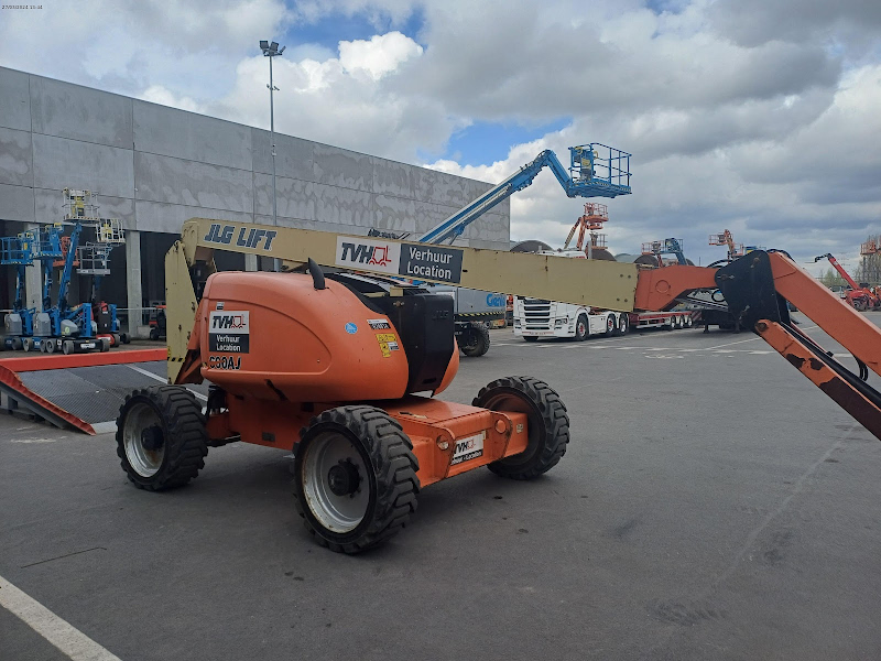 Picture of a JLG 600AJ