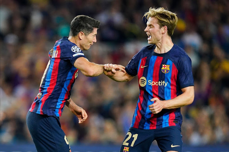 Barcelona's Robert Lewandowski with Frank De Jong