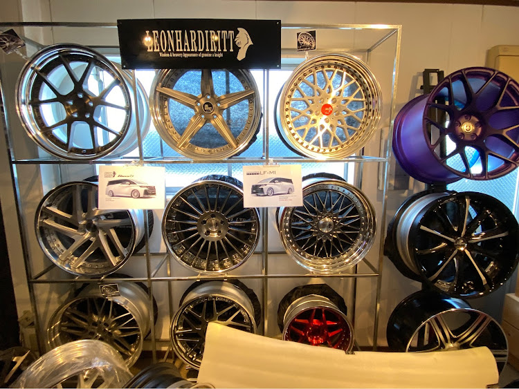 プリウスのスリーピース・シルバルライト・レオンハルト シュタイン・Grand Blaze Racing・メリークリスマス🎄🎅に関するカスタム事例の投稿画像5枚目