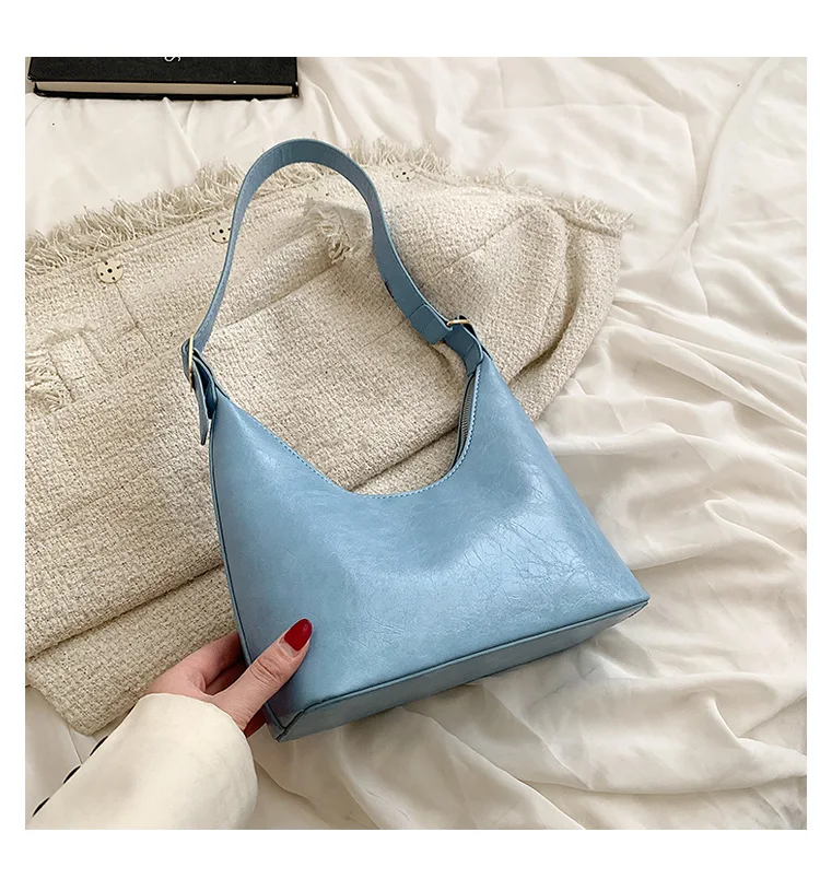 Sac à bandoulière femme en PU effet huile cirée, sac sous le bras tendance et pratique. Parfait pour un usage quotidien, élégant et spacieux.