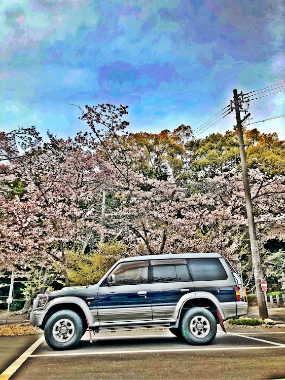 パジェロのパジェロ・桜とコラボに関するカスタム事例の投稿画像1枚目
