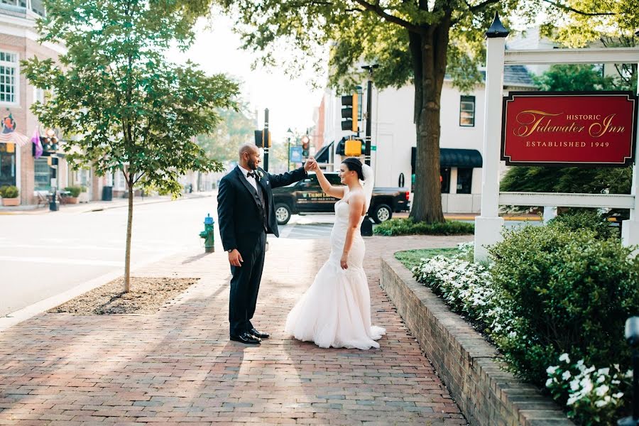 Wedding photographer Laurie Smoker (lauriesmoler). Photo of 10 March 2020