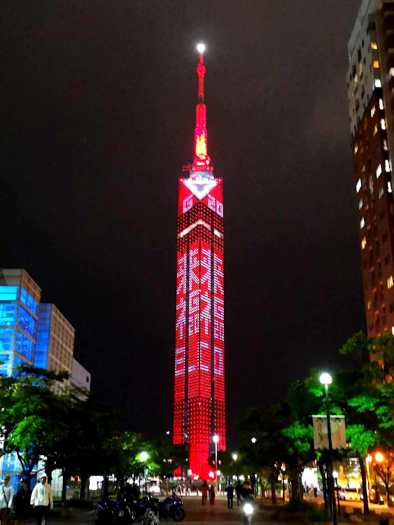 SLKの福岡タワー・オープンカー・夜景・Ｇ20来福WELCOMEバージョン・福岡に関するカスタム事例の投稿画像4枚目