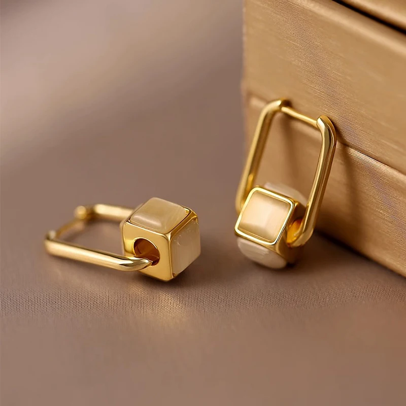 Boucles d'oreilles carrées en opale pour femme Design spécial Bijoux élégants Cadeau idéal pour sublimer votre beauté naturelle