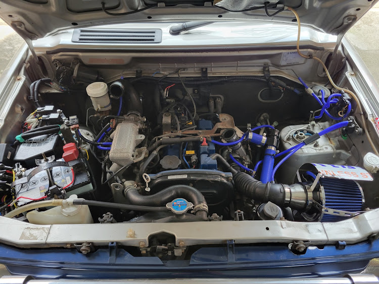 パジェロミニのいつも いいね&コメントありがとうございます✨・バキュームホース交換・青いシリコンホースに交換に関するカスタム事例の投稿画像2枚目