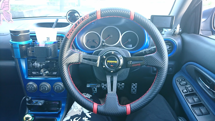 インプレッサ WRXのステアリング交換に関するカスタム事例の投稿画像2枚目