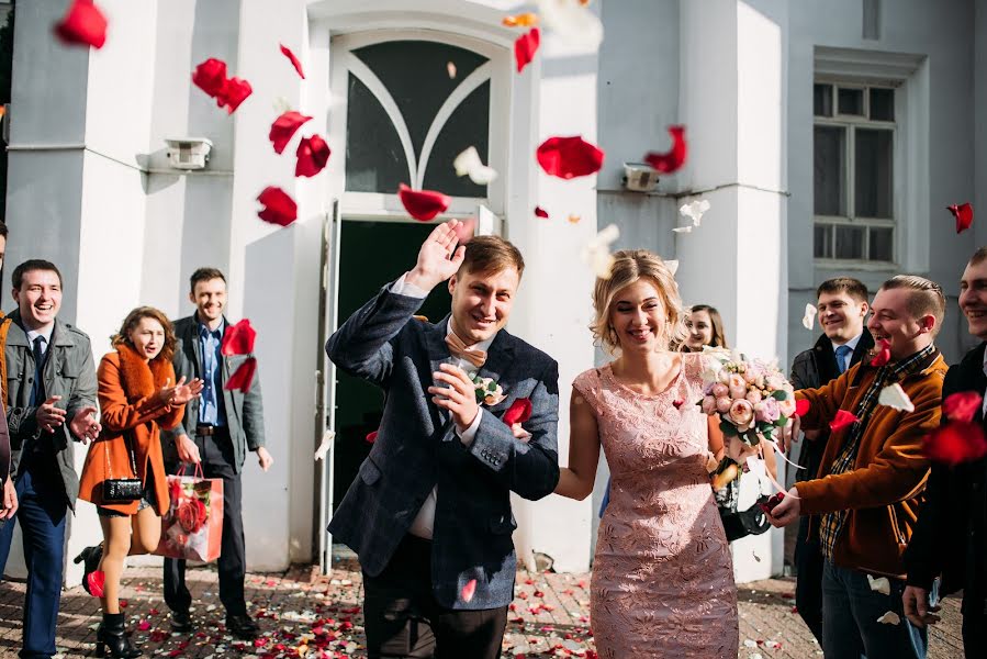 Fotógrafo de casamento Marina Ponomareva (ponomarewwa). Foto de 26 de janeiro 2018