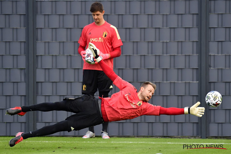 Courtois duimt voor Mignolet: "Niemand stond op zijn niveau en verdient die prijs meer"