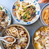 金食堂臭豆腐／拉麵／燒肉飯