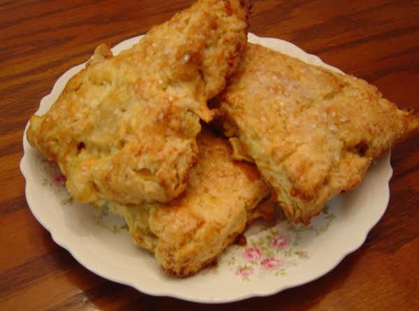 Apple Cheddar Scones_image