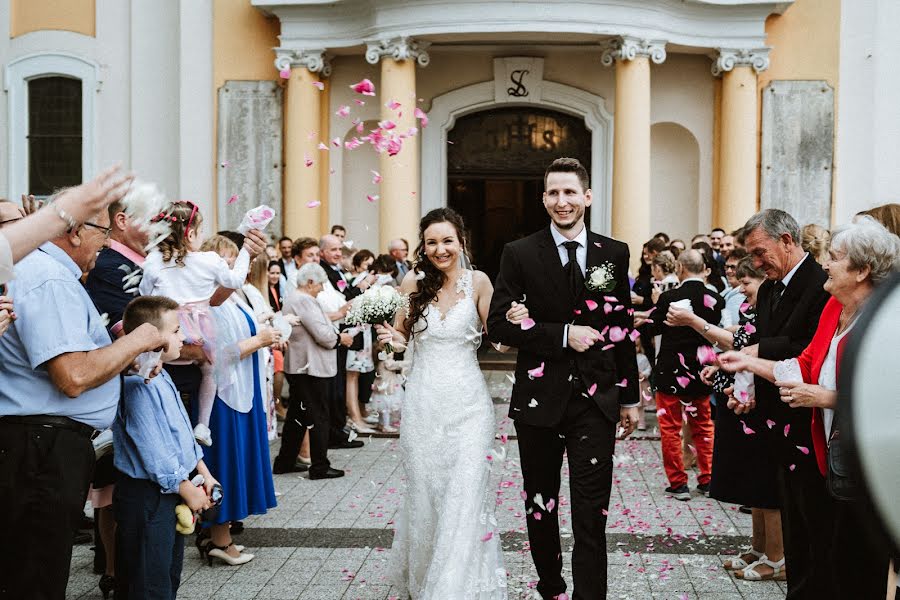 Fotógrafo de casamento Szabolcs Locsmándi (thelovereporters). Foto de 31 de maio 2022