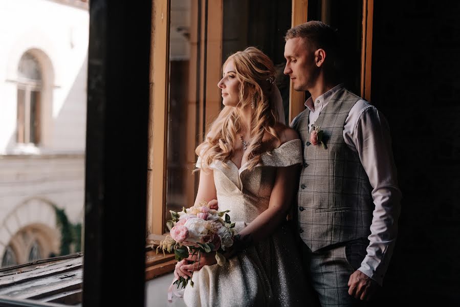 Fotógrafo de casamento Alena Vedutenko (vedutenko). Foto de 22 de março 2022