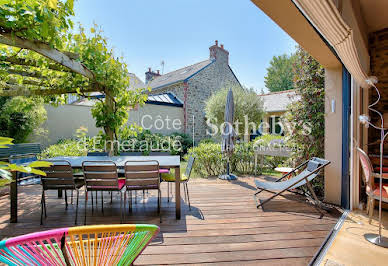 Maison avec jardin et terrasse 10