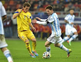 Opvallend: international buigt voor Messi tijdens oefenwedstrijd