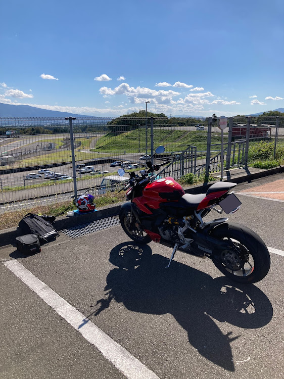 シビックタイプRのバイクも好き・富士スピードウェイ・オイル交換に関するカスタム事例の投稿画像2枚目