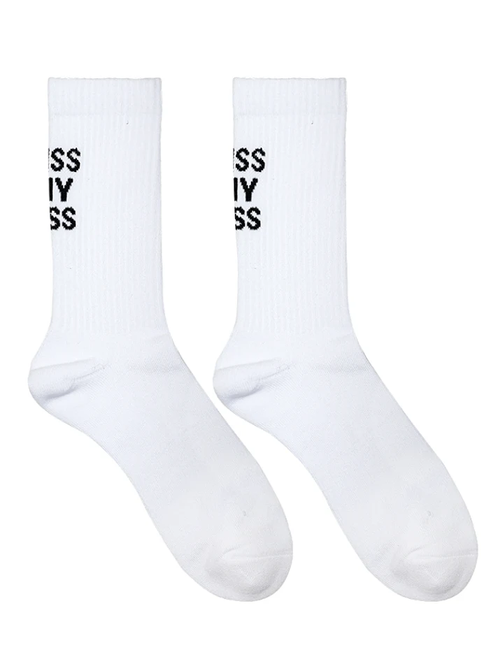 Chaussettes de sport blanches en coton, montantes, pour le fitness. Confort et performance pour vos entraînements et activités sportives.
