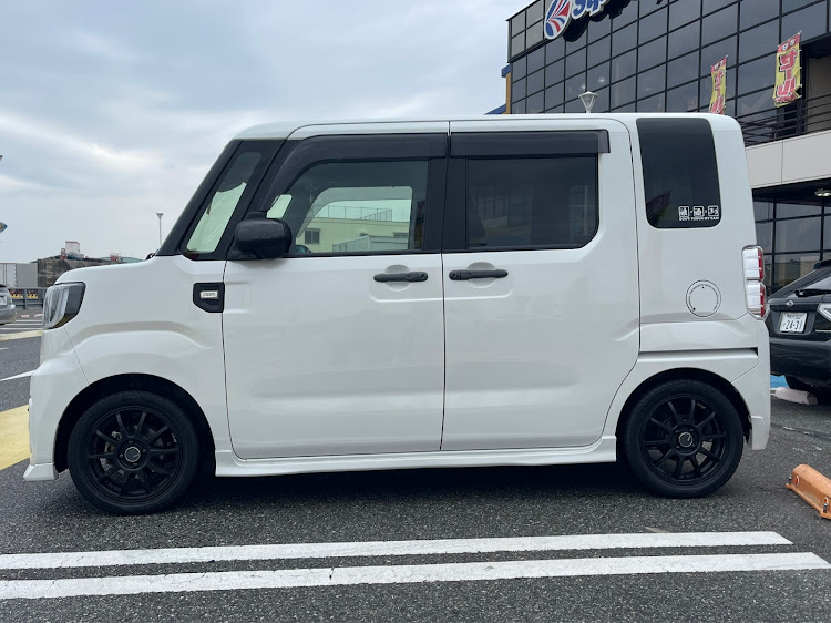 ウェイクの低そうで低くない少し低い車に関するカスタム事例の投稿画像1枚目
