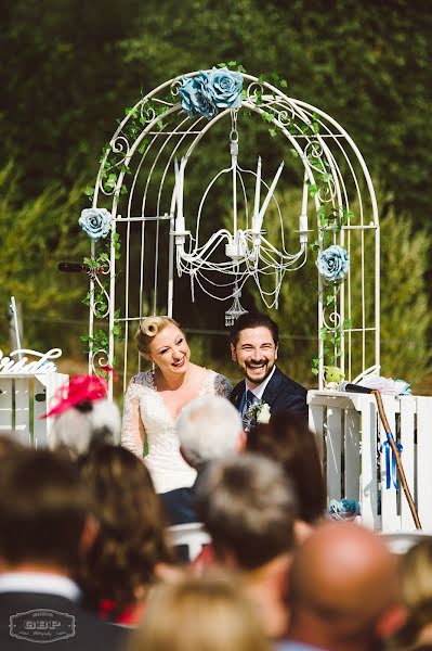 Fotógrafo de casamento Aaron (greenbuttonphoto). Foto de 2 de julho 2019