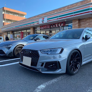 RS4 アバント B9