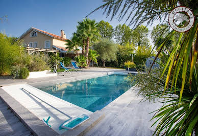 Maison avec piscine et terrasse 10