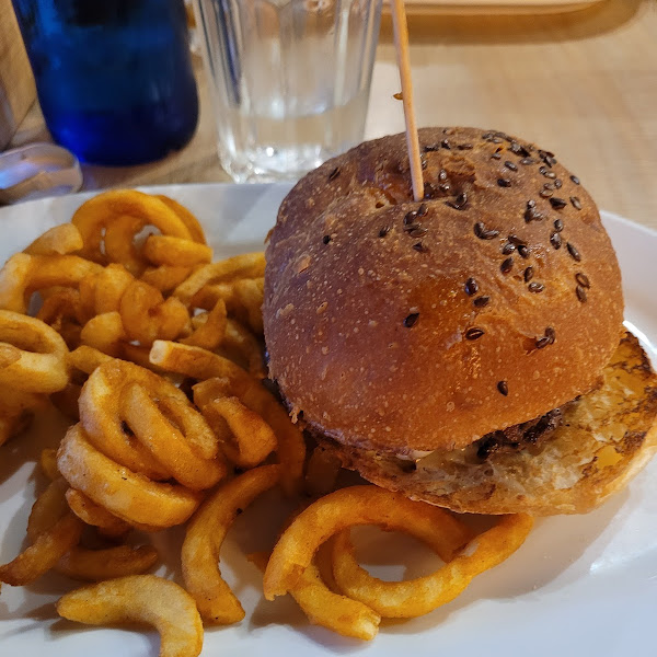 The classic burger with gluten free bread