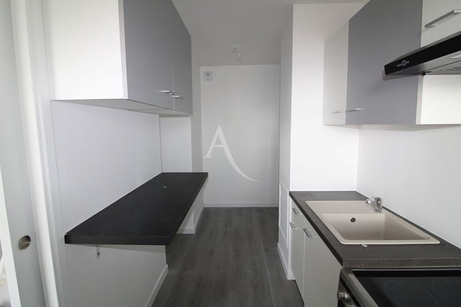 Location  appartement 1 pièce 33.62 m² à Évry-Courcouronnes (91000), 650 €