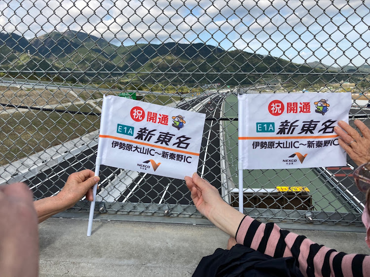 DAI-KOOさんが投稿したROWEN・セレナC27・新東名秦野IC・オープンセサミ・お誕生日ケーキに関するカスタム事例の投稿画像10枚目