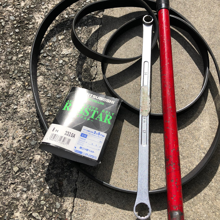 アテンザスポーツワゴンのファンベルト交換・いいね＆フォロー＆コメントありがとうございます・DIY・車種名エンブレムは無し派に関するカスタム事例の投稿画像4枚目