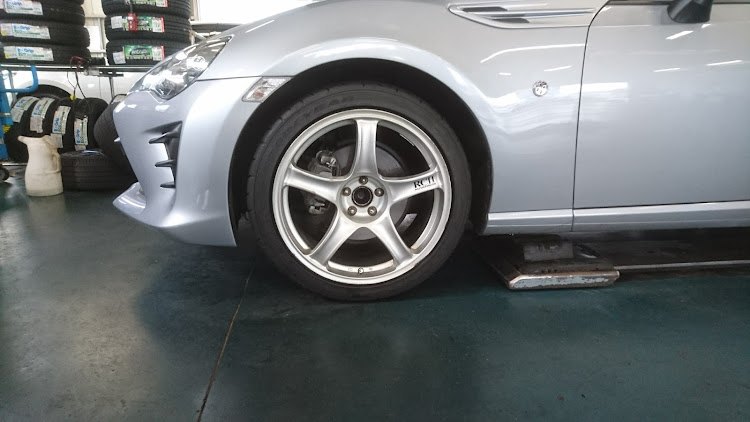 86のホイール交換に関するカスタム事例の投稿画像3枚目