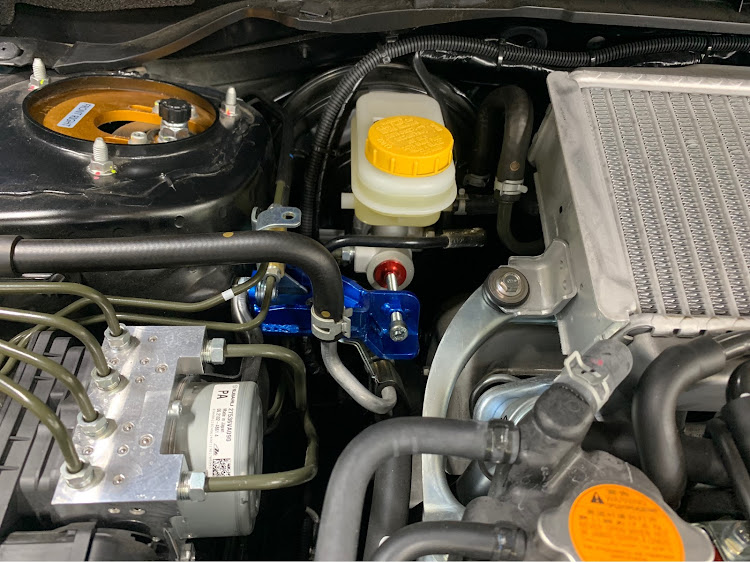 WRX STIのブレーキマスターシリンダーストッパー・クスコ・強化リアデフマウントに関するカスタム事例の投稿画像1枚目