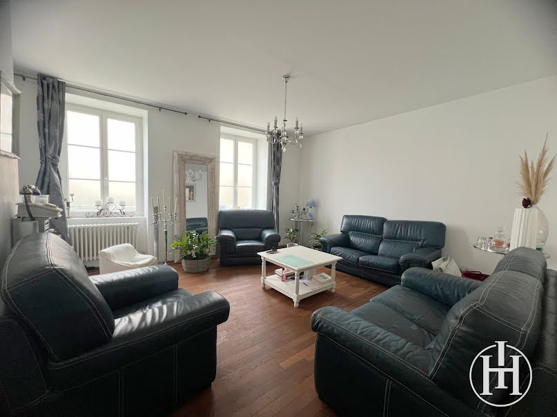 Vente maison 4 pièces 94 m² à Saint-Amand-Montrond (18200), 192 000 €