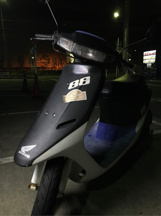 TakahitoBellbrosさんが投稿した原付・カーボン・DIY・レッドメモリーに関するカスタム事例の投稿画像1枚目