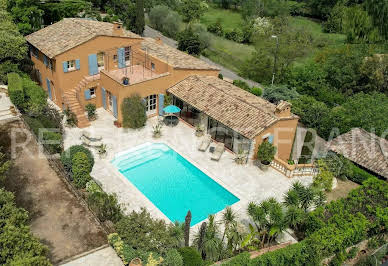 Villa with pool 3